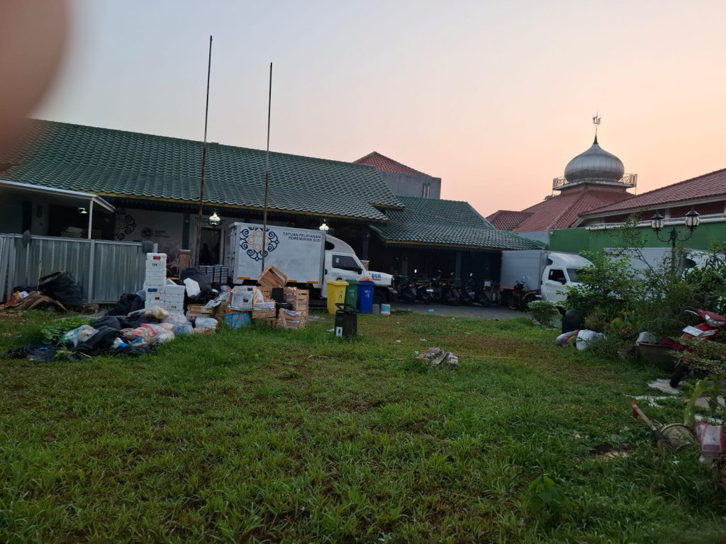 Sampah Menumpuk Berhari-hari di Dapur MBG Jagakarsa 008