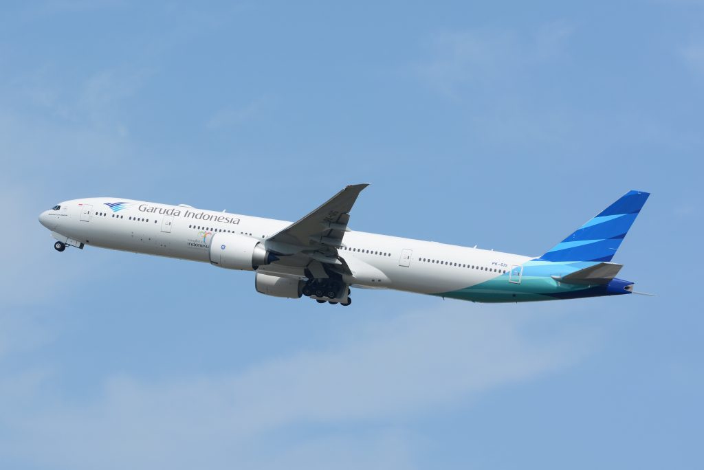 Pendapatan Naik, Garuda Masih Rugi: Beban Keuangan Telan Perbaikan Operasi