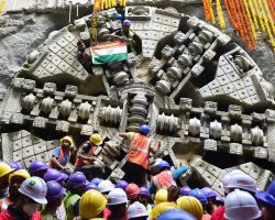 India Siapkan Insentif US$1,2 Miliar untuk Produksi Alat Konstruksi