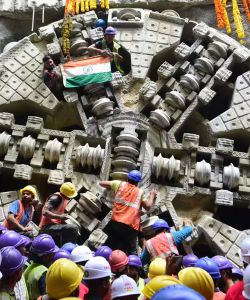 India Siapkan Insentif US$1,2 Miliar untuk Produksi Alat Konstruksi