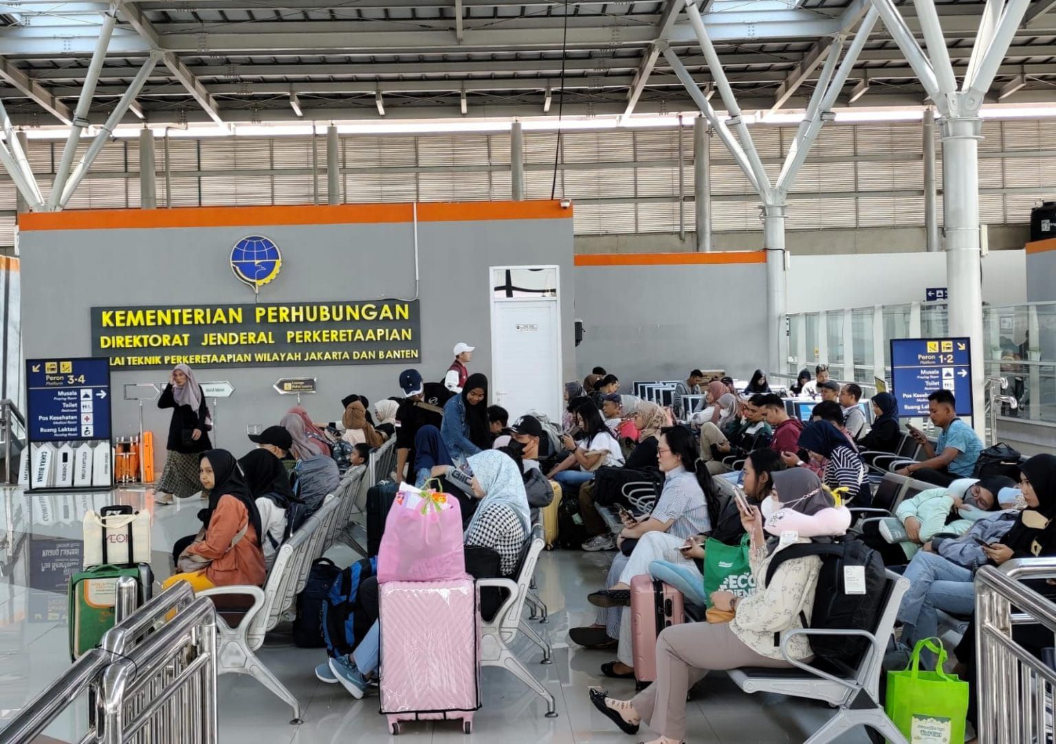 Penumpang KAI Mengalami Lonjakan saat Libur Panjang Maulid Nabi, Capai Ribuan Orang Dalam Sehari