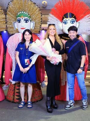 Disambut Ondel-Ondel Betawi, Mariah Carey Sukses Gelar Konser di Jakarta