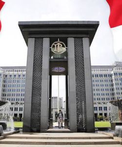 Menggarami Lautan: Intervensi Tak Cukup Tanpa Disiplin Fiskal