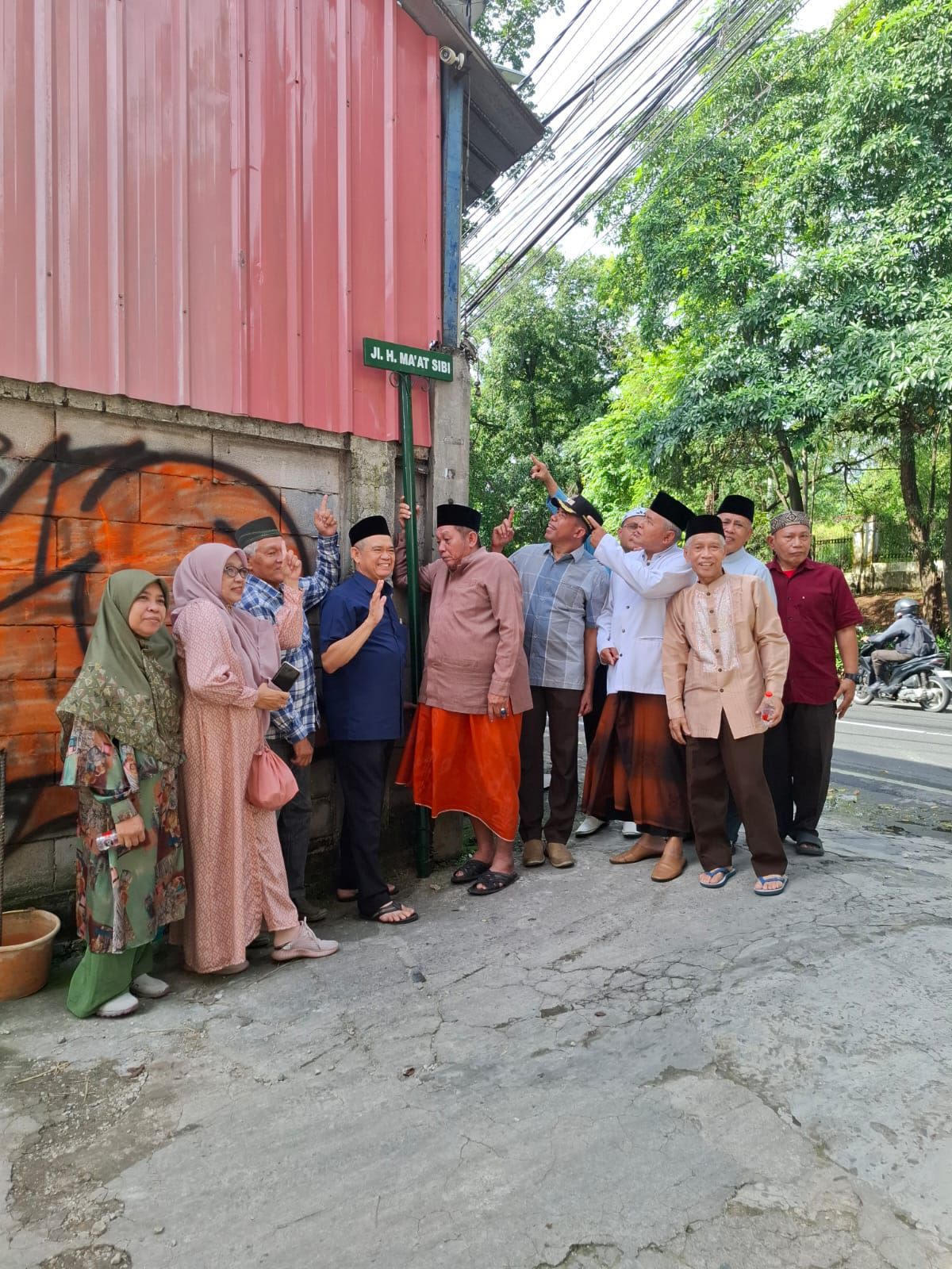 Jalan H. Ma’at Sibi, Diresmikan Sunardi, Lurah Srengseng Sawah
