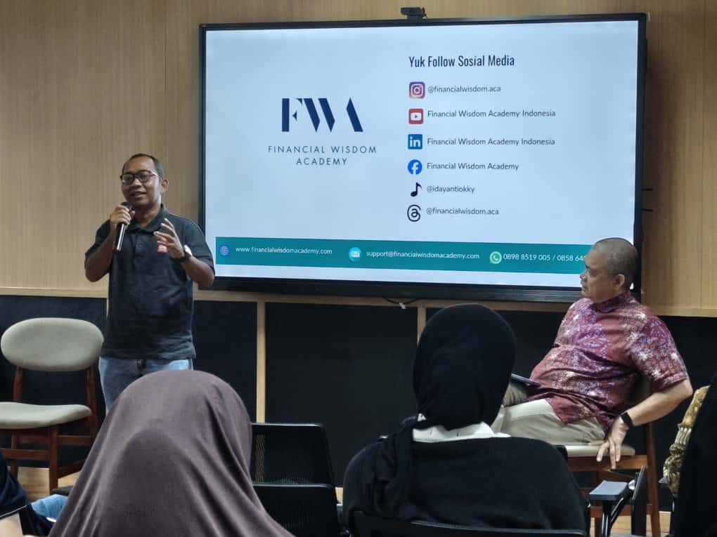 Bedah Buku Financial Wisdom Penuh Warna, dari Tangis hingga Tertawa