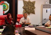 Ikfina Fahmawati, Bupati Mojokerto Jualan Onde-Onde Hingga Wisata