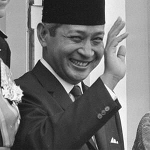 Soeharto Berjasa, Tapi Bukan Pahlawan