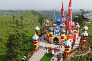 Florawisata D’Castello Objek Wisata Baru Ciater Subang, Indahnya Bagai Negeri Dongeng
